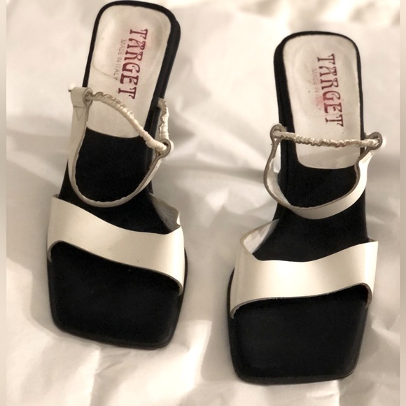 Stunning Italian Shoes - Picture 3 of 9